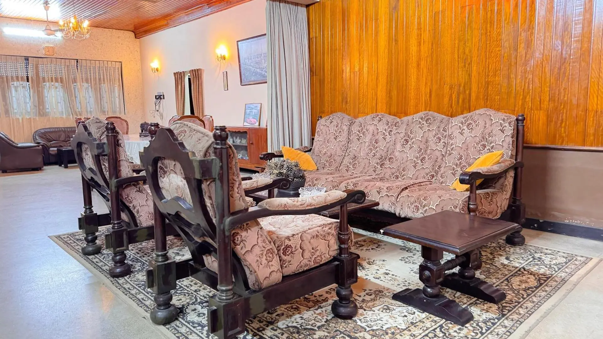 مبيت وإفطار Grand Residencies نيجومبو فندق مبيت وإفطار